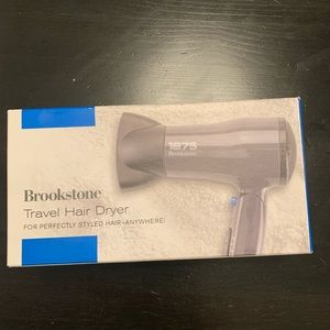 Brookstonen travel size hair dyer